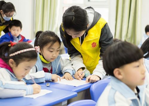 课后服务收费引争议 一年6600元是否合理？教育局回应，家长态度不一